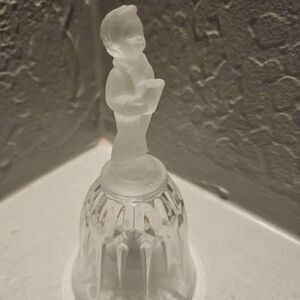 Dinner Bell 1994 Avon Hummel Goebel Crystal Bell 5.5" Hand Bell